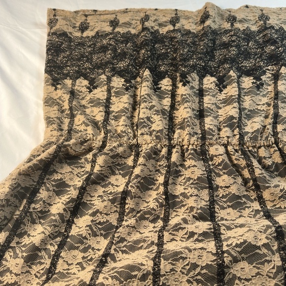 Cato Tan Cap Sleeve Graphic Tunic - Picture 6 of 9